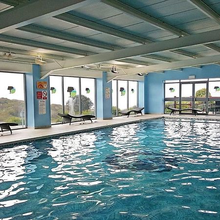 Shear Barn Holiday Park Newport Beach Exterior foto