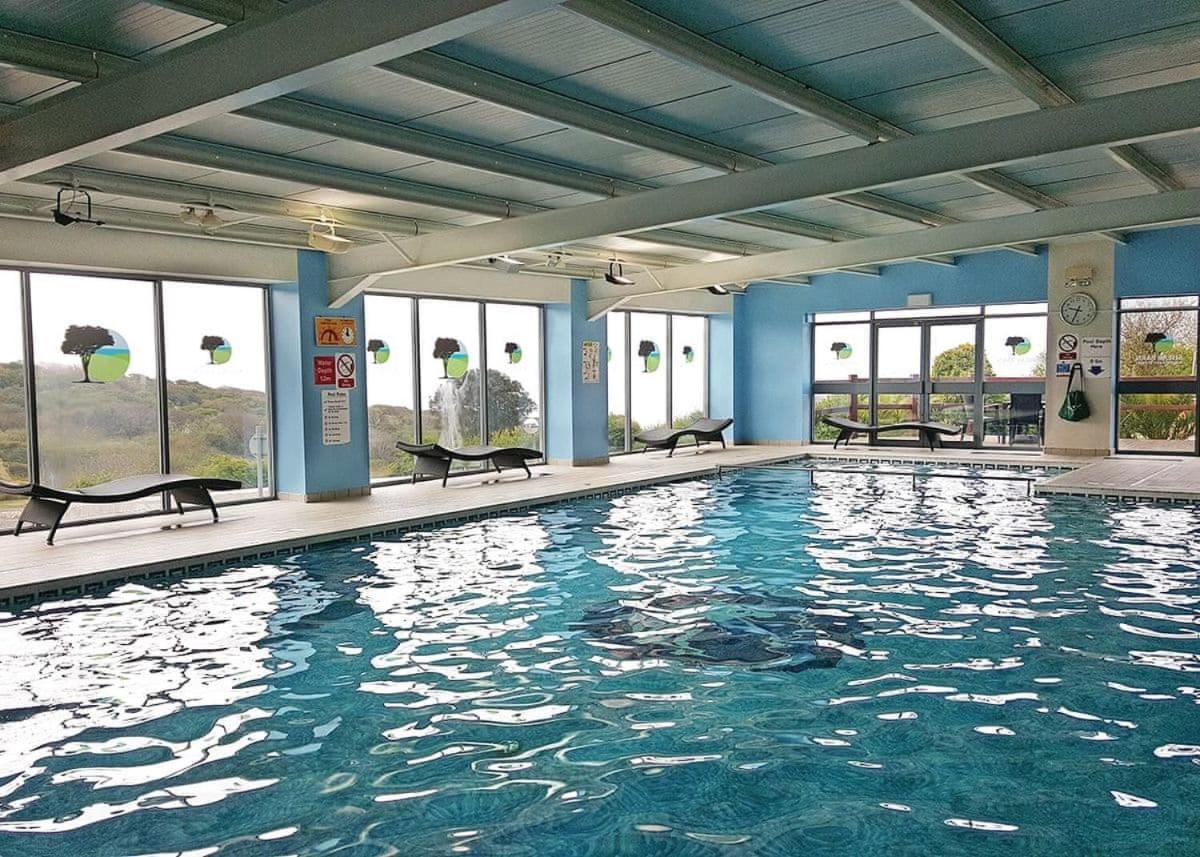 Shear Barn Holiday Park Newport Beach Exterior foto