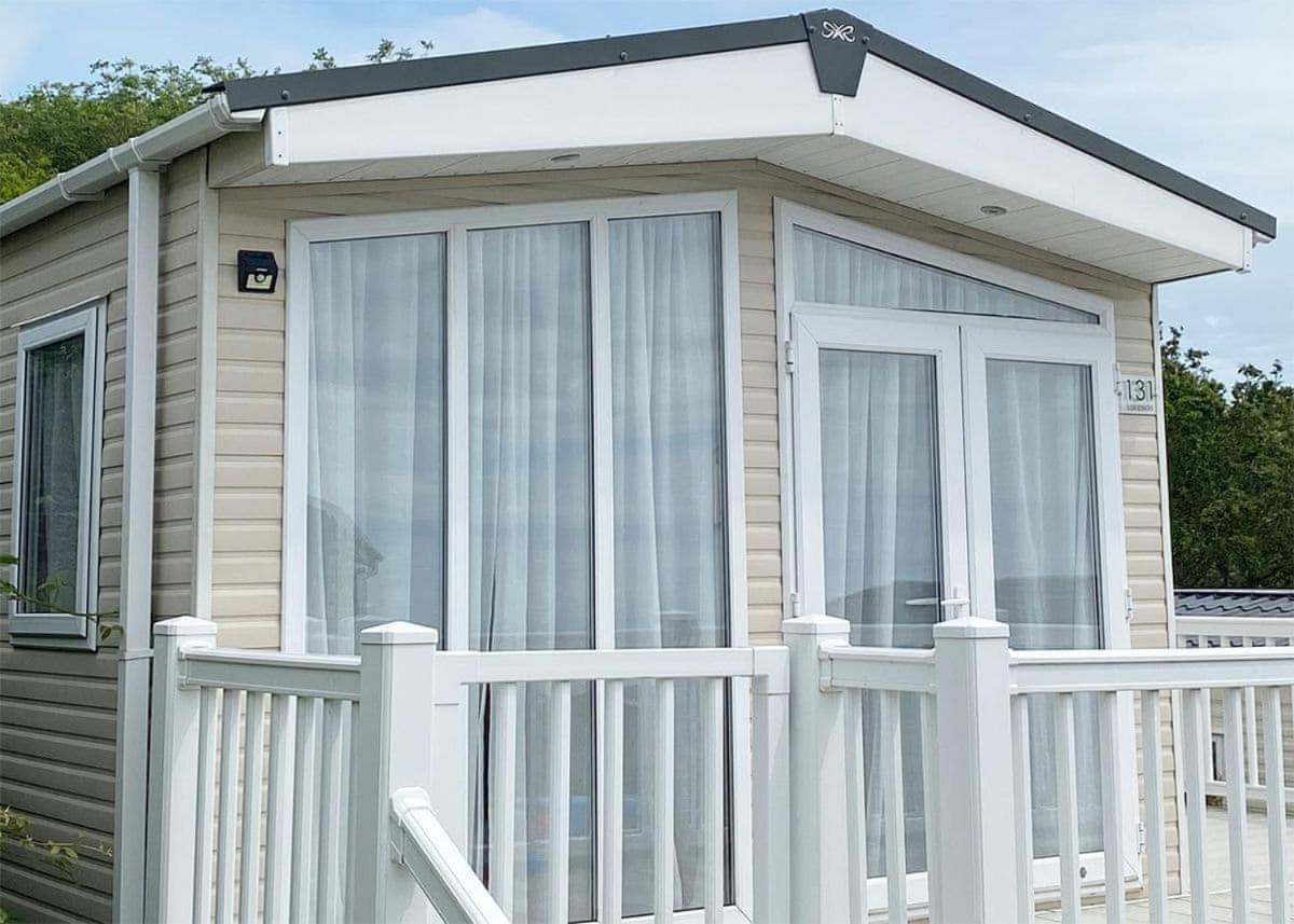 Shear Barn Holiday Park Newport Beach Exterior foto